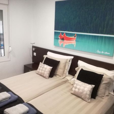 2 Bedroom Newly Renovated Bungalow Close To Bars & Restaurants Los Alcázares Exteriör bild