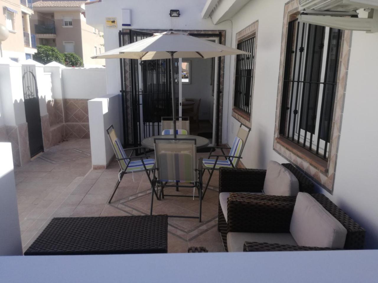 2 Bedroom Newly Renovated Bungalow Close To Bars & Restaurants Los Alcázares Exteriör bild