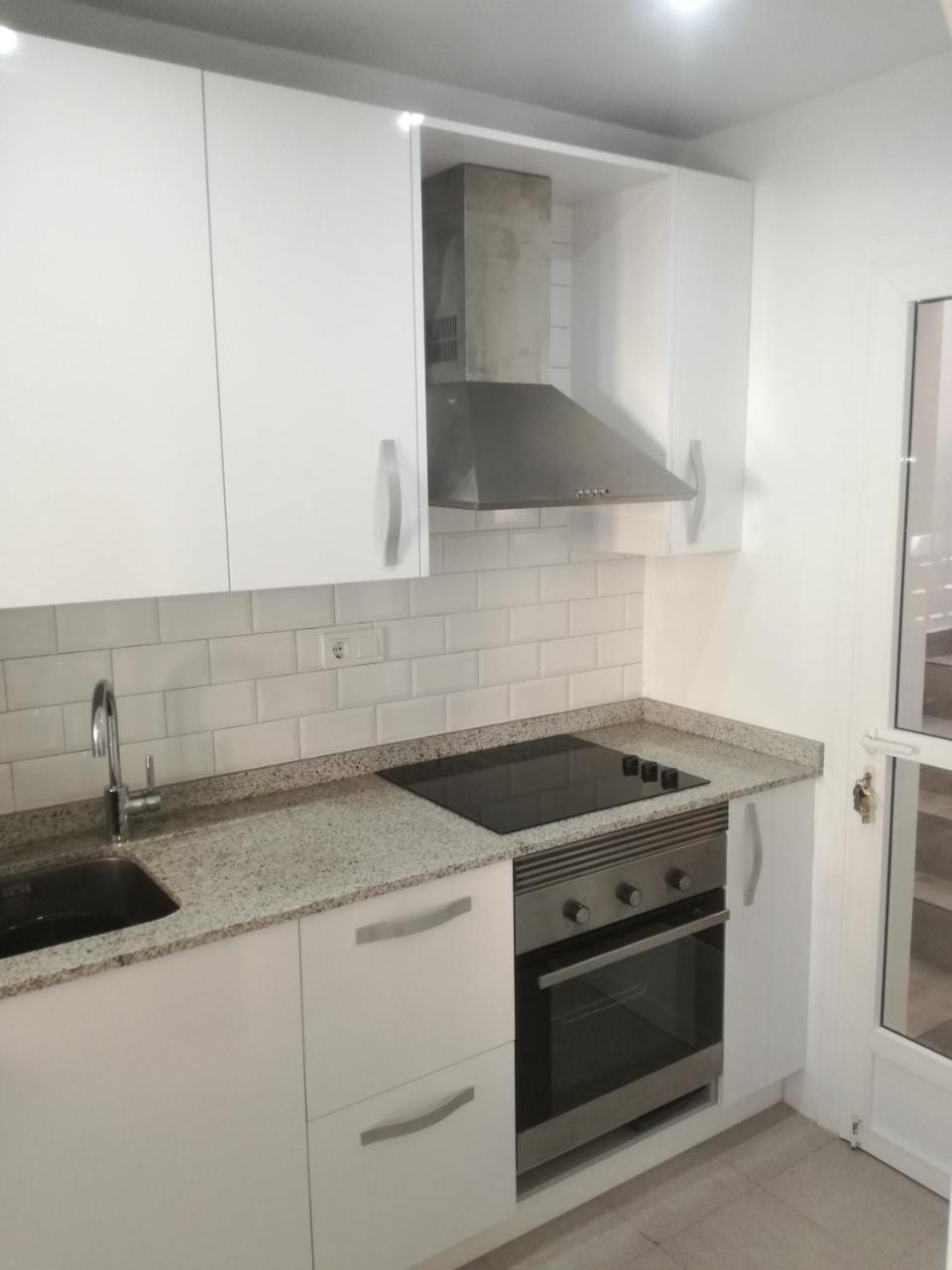 2 Bedroom Newly Renovated Bungalow Close To Bars & Restaurants Los Alcázares Exteriör bild